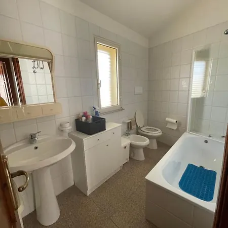 Casa Vacanze Elena * La Caletta